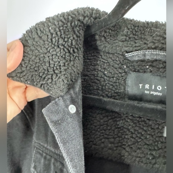 Triot Sherpa lined collar black denim jean jacket. Small - Picture 5 of 6